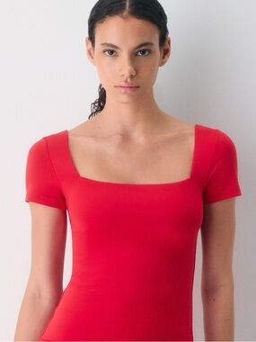 Aritzia Contour Squareneck T-Shirt